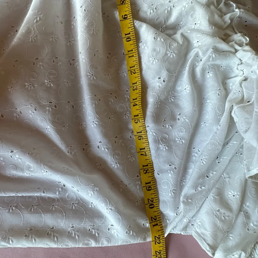 Peasant Style White Eyelet Blouse Size Small. Short Sleeves. - Picture 6 of 9